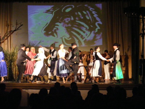 A Csökmői sárkányhúzás